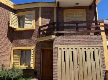 Casa · 100m² · 4 Ambientes · 1 Cochera · Dúplex en Venta en San Salvador.3 Dorm.. Cochera y Patio, Apto Crédito