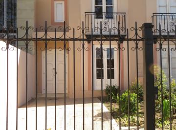 Casa de 5 ambientes, Malvinas Argentinas · Duplex Estilo Colonial