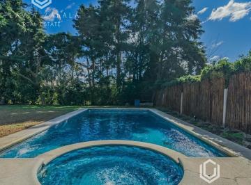 Casa · 201m² · 5 Ambientes · 2 Cocheras · Venta Casa Cinco Ambientes con Pileta Climatizada - Jardín Pilar Barrio La Tranquera
