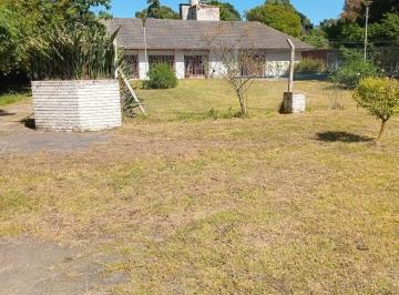 Quinta vacacional · 150m² · 1 Dormitorio · 2 Cocheras · Chalet Sobre 5 Lotes en Barrio Las Margaritas - con Pileta.