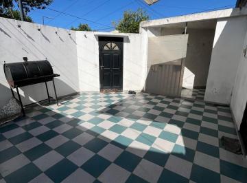 Casa · 101m² · 4 Ambientes · 1 Cochera · Casa en Villa Soldati