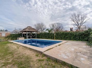 Casa · 100m² · 3 Ambientes · Casa en Venta de 2 Dorm. con Pileta y Quincho, Roldán.