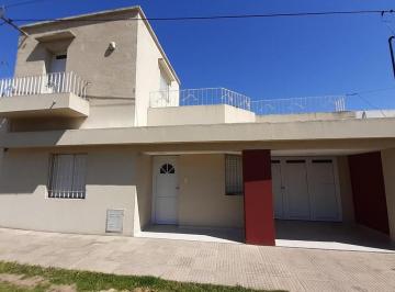 Casa · 143m² · 4 Ambientes · 2 Cocheras · Casa en Venta en San Lorenzo