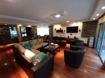 Casa · 394m² · 7 Ambientes · 2 Cocheras · Venta Casa Club de Campo