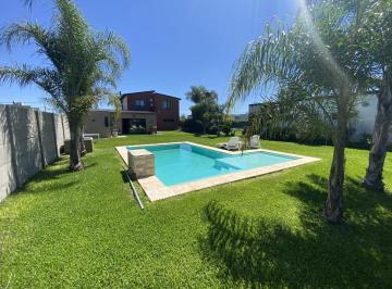 Casa · 220m² · 4 Ambientes · 2 Cocheras · Casa 3 Dorm. con Pileta en Las Acequias del Aire
