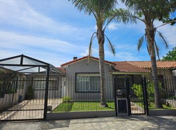 Casa de 4 ambientes, Tres de Febrero · Hermoso Chalet en Venta - Ciudad Jardin