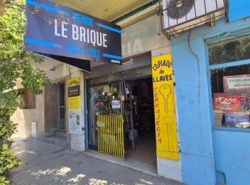 Local comercial · 55m² · 2 Ambientes · Local con Salida a 2 Calles Sobre Av Triunvirato