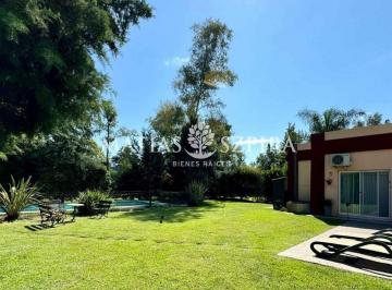 Casa · 154m² · 4 Ambientes · 2 Cocheras · Casa en Venta 4 Ambientes en Casco de Alvarez