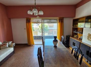 Casa de 6 ambientes, Parque Avellaneda · Venta Casa 6 Amb Balcón Corrido Parrilla Terraza con Local Al Frente y Garaje