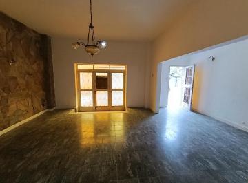Casa · 101m² · 3 Ambientes · 1 Cochera · Venta Casa de 2 Dorm. con Cochera - Barrio Arroyito