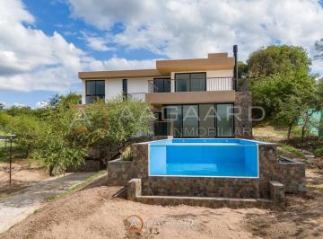 Casa · 464m² · 6 Ambientes · 1 Cochera · El Terron Casa en Venta con Pileta 3d con Vista Al Golf