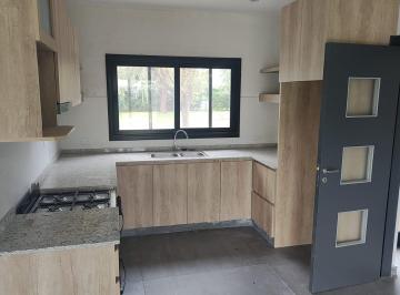 Casa · 190m² · 3 Dormitorios · 2 Cocheras · Casa en Alquiler, 5 Ambientes, en Haras Santa Maria, Loma Verde, Escobar Gba Norte