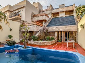 Casa · 457m² · 7 Ambientes · 3 Cocheras · Casa de 2 Plantas, con Piscina, Quincho, Garage Para 3 Autos