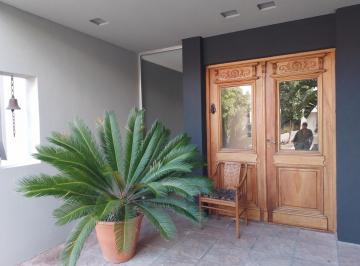 Casa · 220m² · 4 Ambientes · 2 Cocheras · Casa en Barrio Cerrado La Claridad