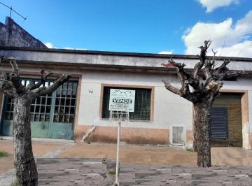 Casa · 300m² · 3 Ambientes · 1 Cochera · Casa en Lote Propio