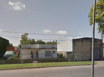 Bodega-Galpón · 272m² · 3 Dormitorios · Interesante Inmueble Comercial/industrial