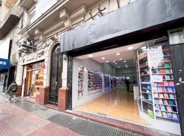 Local comercial · 1606m² · Local Comercial 2 Pltas con Departamento de 46 m²