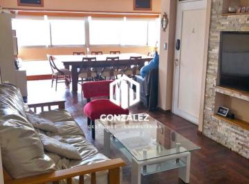 Departamento de 5 ambientes, Córdoba · ¡Oportunidad Única! Semipiso de 3 Dorm. Remodelado con Cochera en El Corazón de Córdoba"