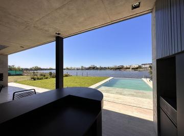 Casa · 338m² · 7 Ambientes · 4 Cocheras · Casa en Alquiler en Barbarita con 4 Dorm. a La Laguna