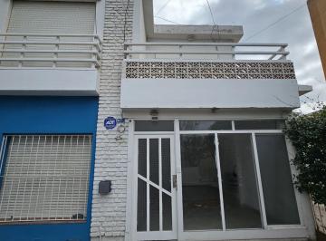 Casa de 9 ambientes, Neuquén · Alquiler de Casa en El Centro de Neuquen - C/cochera