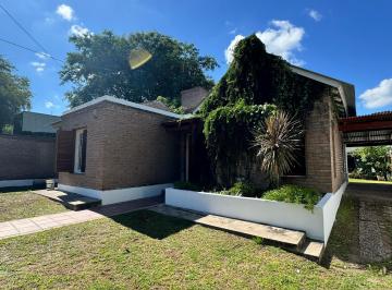 Casa de 6 ambientes, Villa Allende · Casa en Venta Villa Allende con Quincho y Pileta Apto Credito
