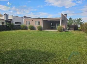Casa · 106m² · 4 Ambientes · 3 Cocheras · Casa en Alquiler/ Venta Barrio Cerrado San Alfonso - Pilar del Este