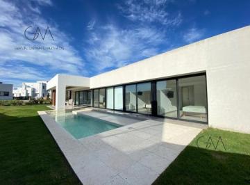 Casa · 210m² · 5 Ambientes · Casa en Venta Rumenco Joven