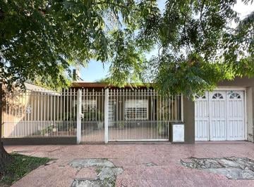 Casa · 87m² · 3 Ambientes · 2 Cocheras · Casa 3 Ambientes - Pque San Martin