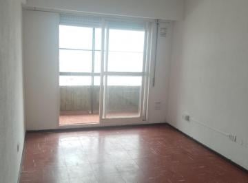 Departamento · 40m² · 3 Ambientes · En Alquiler! Comodisimo Dpto de 1 Dormiorio con Balcon!