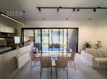 Casa · 123m² · 4 Ambientes · 2 Cocheras · Casa en Venta Prados de Manantiales
