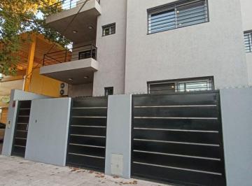 Casa · 290m² · 7 Ambientes · 1 Cochera · Venta o Alquiler de Casa a Estrenar. 4 Plantas, Full Amenities - Banfield O.