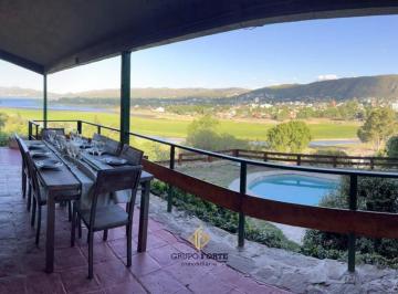 Casa · 259m² · 3 Ambientes · 1 Cochera · Casa en Venta con Vista Al Lago San Roque Semi Amoblada