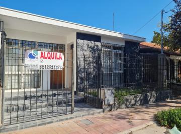 Casa de 12 ambientes, Villa Nueva · Nazarre 797 Unimev