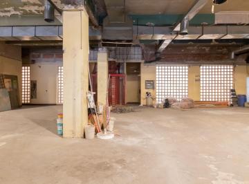 Edificio · 1500m² · 1 Cochera · En Venta, Edificio Comercial a Reciclar, en Monserrat.