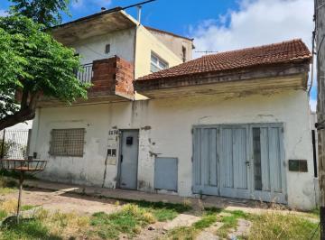 Departamento · 198m² · 2 Ambientes · Venta. Propiedad en Block, 4 Departamentos. San Martin 6600.