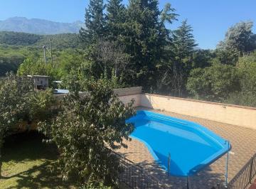 Casa · 200m² · 6 Ambientes · 3 Cocheras · Sólidas 2 Casas Antisísmica con Escritura