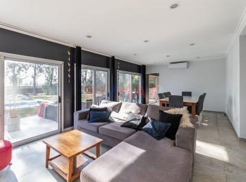 Casa · 240m² · 5 Ambientes · Venta Casa Golondrinas 5 Ambientes