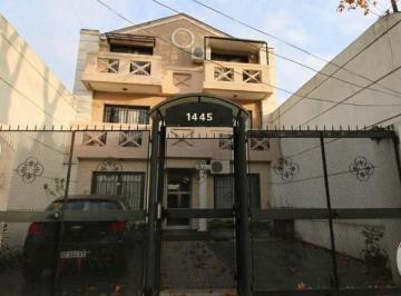PH de 4 ambientes, Lanús · Impecable Triplex de 4 Amb. Al Frente, a 1c/ de Av H. Yrigoyen Al 3800