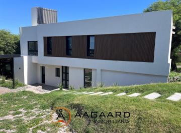 Casa · 304m² · 5 Ambientes · 2 Cocheras · Casa en Venta La Serena 3d a Estrenar
