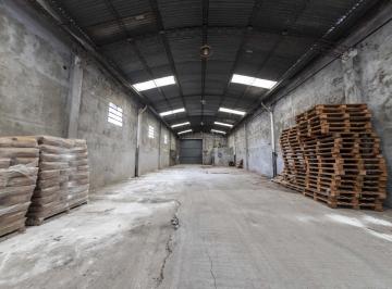 Bodega-Galpón · 504m² · 2 Ambientes · Venta - Galpón 504 m² - Barrio Matheu