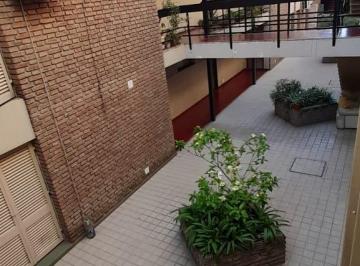 Departamento de 5 ambientes, Córdoba · Vendo Amplio Dpto. 2 Dorm. en Alberdi