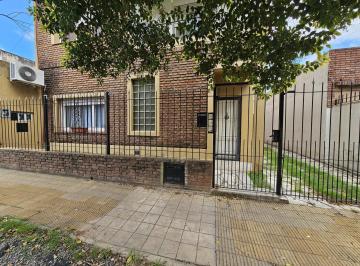 PH · 69m² · 3 Ambientes · PH 3 Ambientes con Patio, Espacioso y Luminoso - en Venta