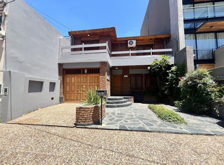 Casa · 186m² · 4 Ambientes · 1 Cochera
