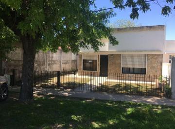 Casa de 2 ambientes, La Plata · 66 E/158 y 159 - en Venta Casa 1 Dormitorio - Amplio Fondo