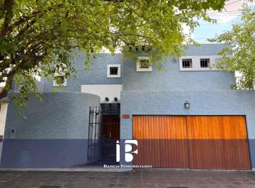 Casa de 8 ambientes, Guaymallén · Casa en Barrio La Floresta