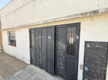 PH de 3 ambientes, Lanús · PH con Patio