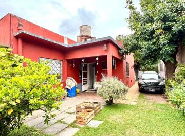 Casa · 104m² · 4 Ambientes · 2 Cocheras · Venta Casa 4 Amb Parque Quilmes Oeste