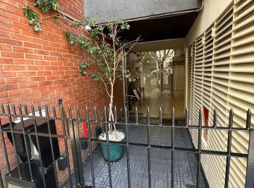 Departamento de 3 ambientes, Liniers · Departamento 3 Ambientes en Alquiler, Excelente Estado. Piso 2 Al Frente.