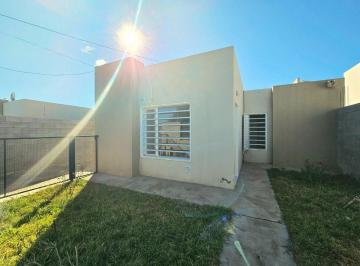 Casa · 65m² · 3 Ambientes · Casa de 2 Dorm. en Km 14