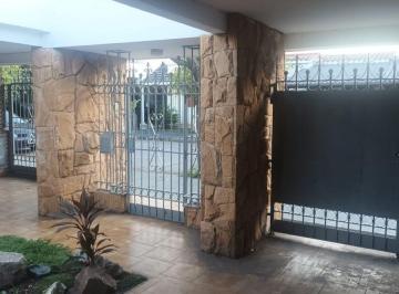 Casa · 207m² · 6 Ambientes · 2 Cocheras · Venta Casa en Barrio Maipu I Secc.